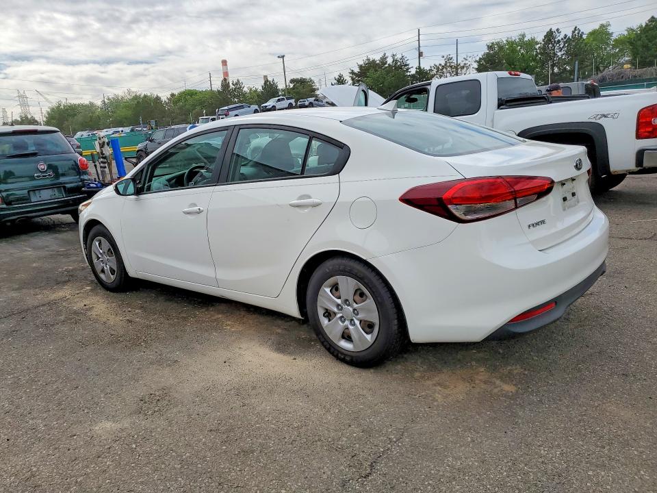 53822426 :رقم المزاد ، 3KPFK4A7XHE144178 vin ، 2017 Kia Forte مزاد بيع
