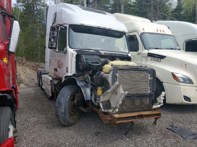 2015 Volvo Vnl მანქანა იყიდება აუქციონზე, vin: 4V4NC9EH8FN923990, აუქციონის ნომერი: 54943746