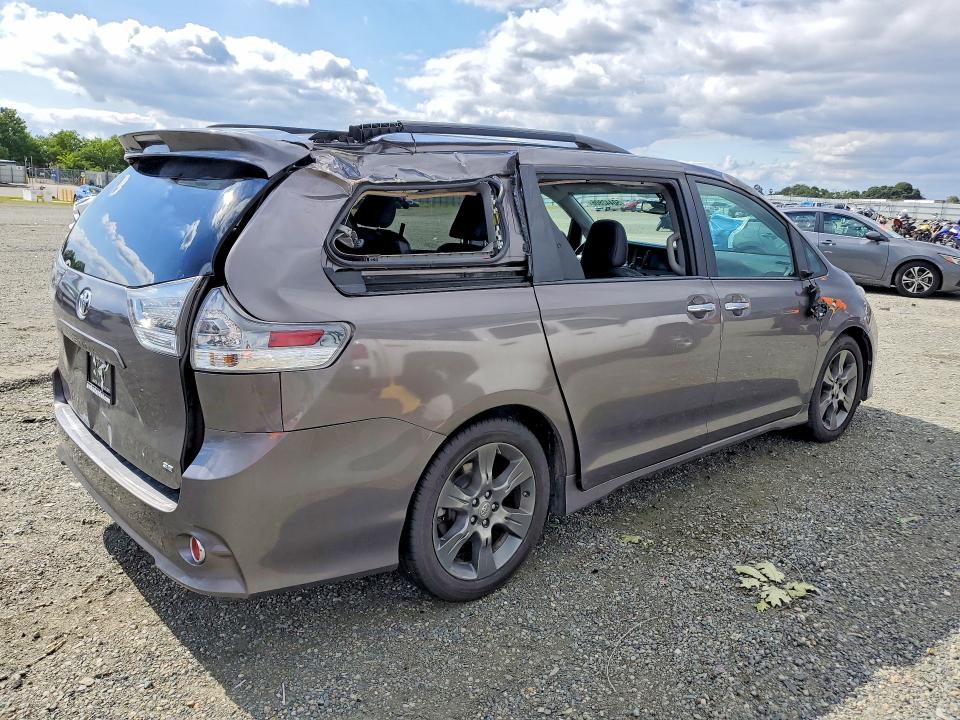 2016 Toyota Sienna მანქანა იყიდება აუქციონზე, vin: 5TDXK3DC6GS717914, აუქციონის ნომერი: 50442806
