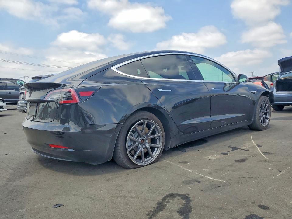 53819676 :رقم المزاد ، 5YJ3E1EA0KF425762 vin ، 2019 Tesla Model 3 مزاد بيع