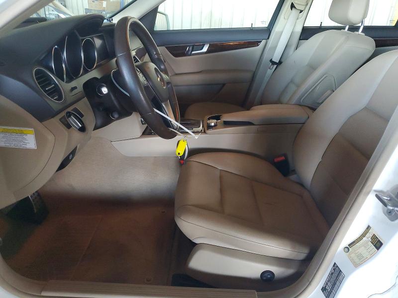 Продажа на аукционе авто 2013 Mercedes-benz C, vin: WDDGF4HB5DR271380, номер лота: 52100276