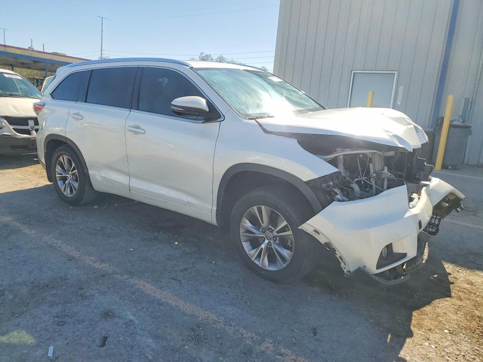 53121766 :رقم المزاد ، 5TDJKRFHXFS154026 vin ، 2015 Toyota Highlander مزاد بيع
