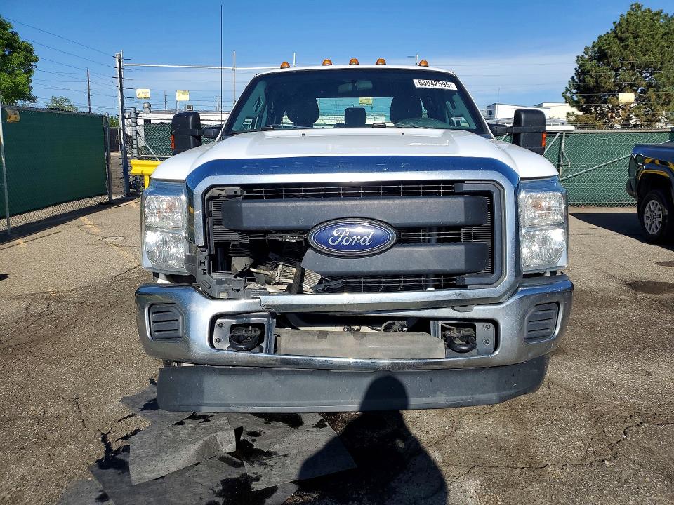 53042596 :رقم المزاد ، 1FT7X2B6XFEB31018 vin ، 2015 Ford F250 مزاد بيع