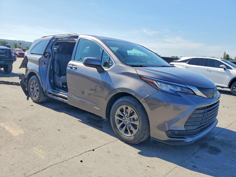 Продажа на аукционе авто 2021 Toyota Sienna, vin: 5TDBSKFC0MS023460, номер лота: 52665346