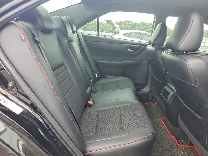 52727206 :رقم المزاد ، 4T1BF1FK7HU784795 vin ، 2017 Toyota Camry مزاد بيع