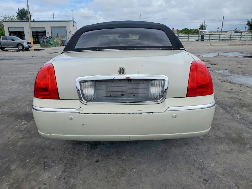 Продаж на аукціоні авто 2005 Lincoln Town Car, vin: 1LNHM82WX5Y627378, номер лоту: 54105106