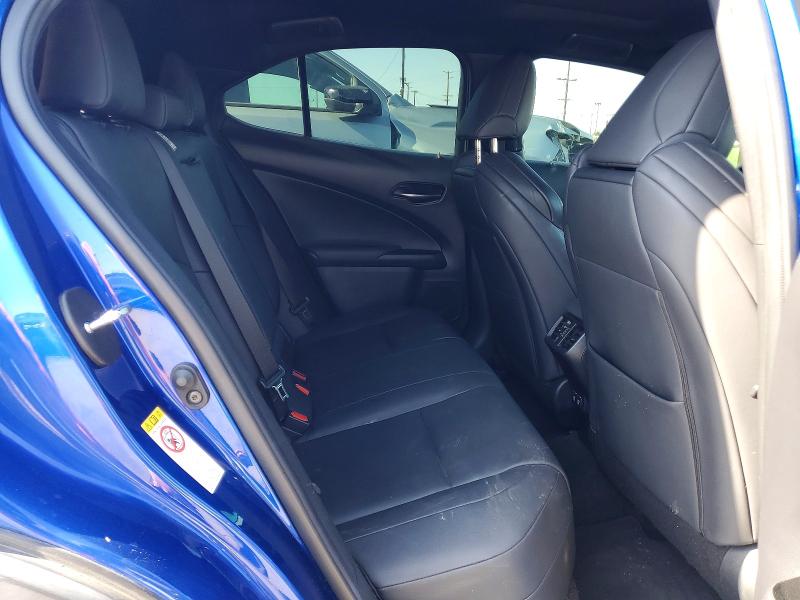 53073956 :رقم المزاد ، JTHY3JBH8K2017377 vin ، 2019 Lexus Ux 200 مزاد بيع