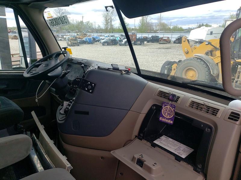 Продажа на аукционе авто 2013 Freightliner Cascadia 113, vin: 1FUJGHDV1DLBV9002, номер лота: 51810836
