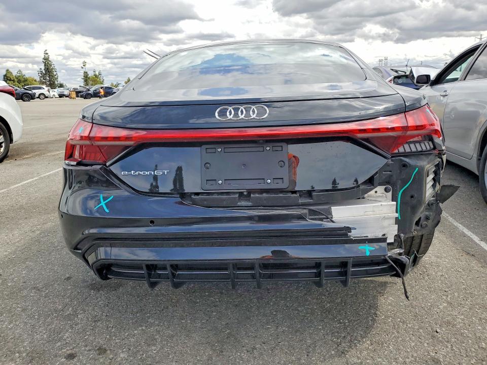 2022 Audi E-tron Gt მანქანა იყიდება აუქციონზე, vin: WAUEJBFW5N7010562, აუქციონის ნომერი: 52260186