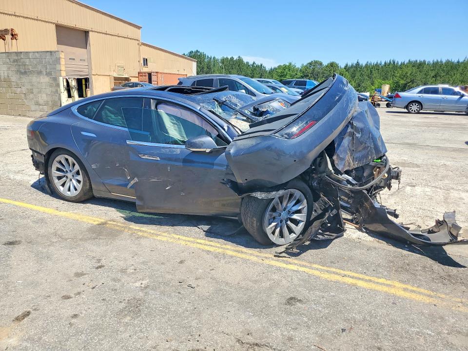 54049706 :رقم المزاد ، 5YJSA1E20GF170859 vin ، 2016 Tesla Model S مزاد بيع