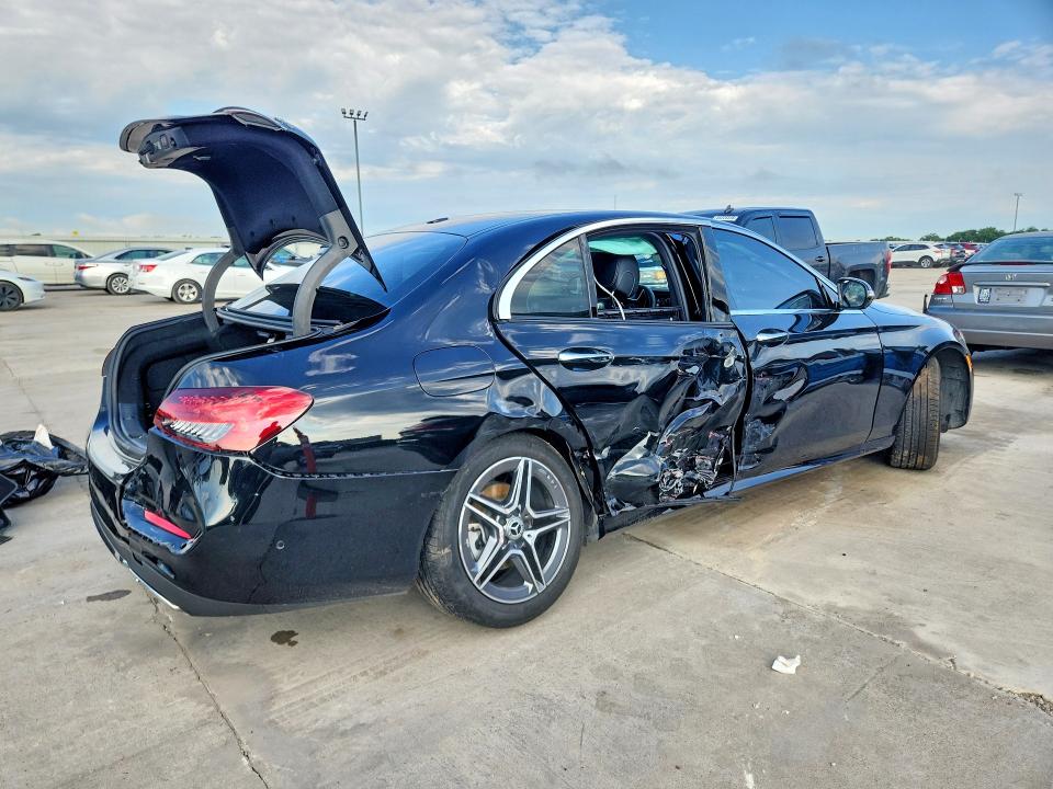 55205416 :رقم المزاد ، W1KZF8EB3PB184790 vin ، 2023 Mercedes-benz E مزاد بيع