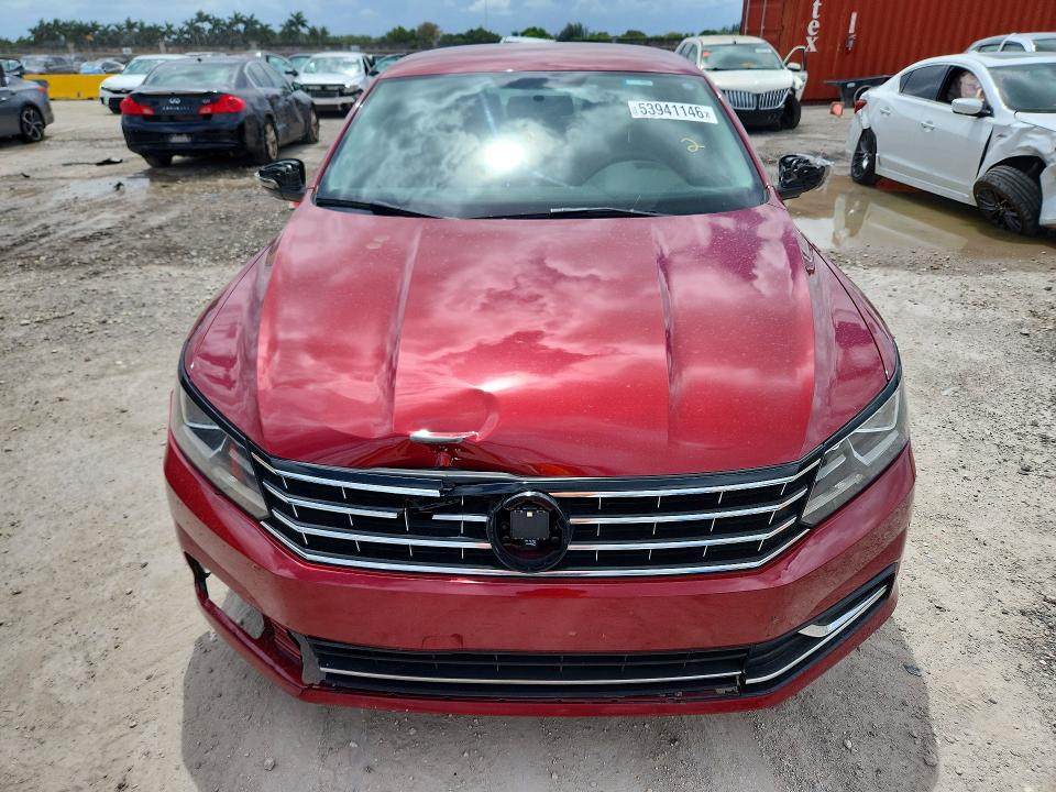 53941146 :رقم المزاد ، 1VWAT7A35HC049750 vin ، 2017 Volkswagen Passat مزاد بيع