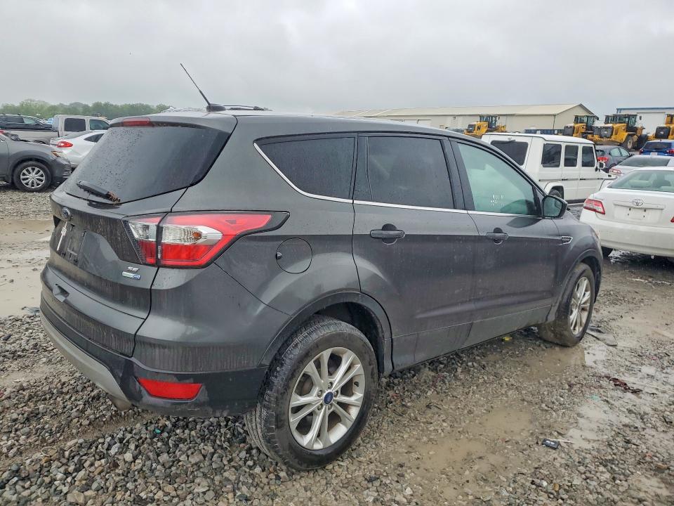 2017 Ford Escape მანქანა იყიდება აუქციონზე, vin: 1FMCU9GD4HUB36131, აუქციონის ნომერი: 51949036