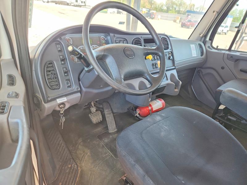 Продаж на аукціоні авто 2017 Freightliner M2, vin: 1FVACXCY9HHHY4639, номер лоту: 54332656