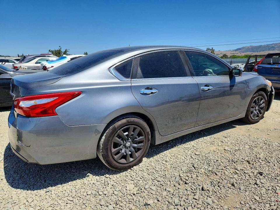 2017 Nissan Altima მანქანა იყიდება აუქციონზე, vin: 1N4AL3AP2HC292713, აუქციონის ნომერი: 54883886