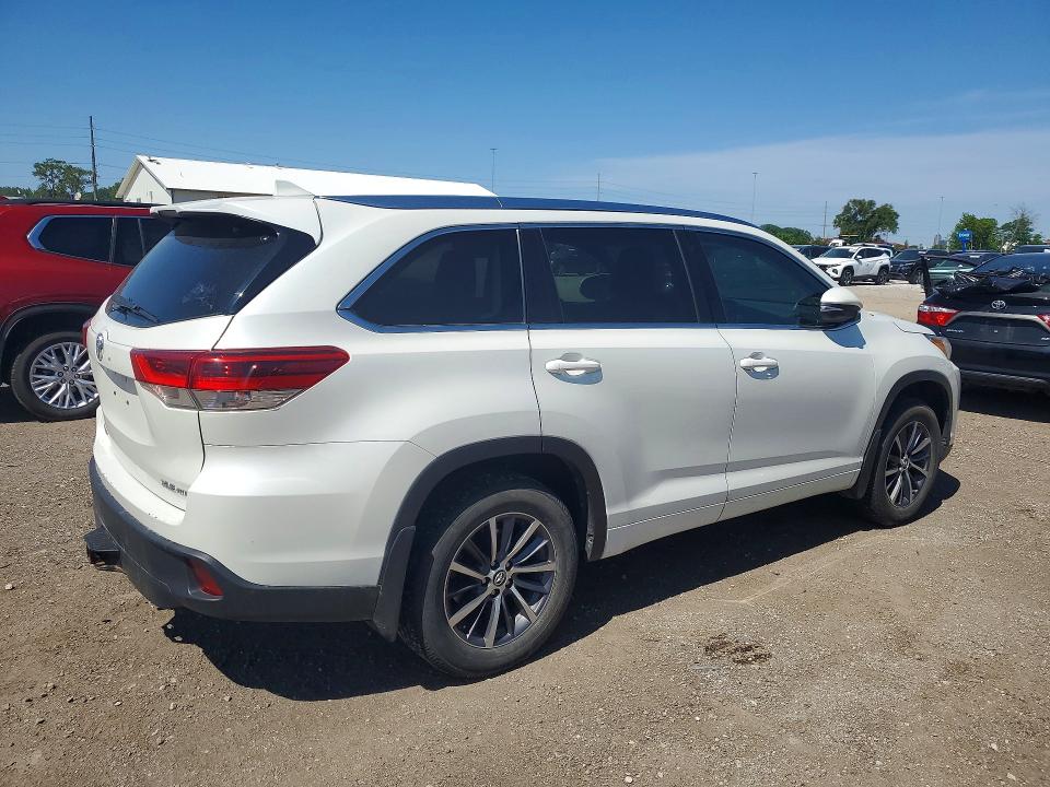 54623476 :رقم المزاد ، 5TDJZRFH3JS532451 vin ، 2018 Toyota Highlander مزاد بيع