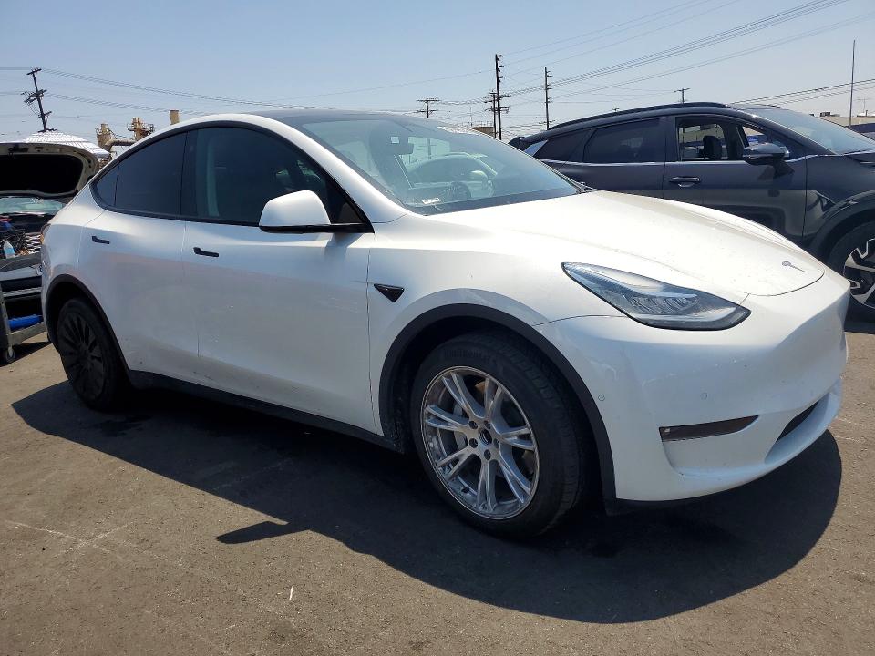 52745546 :رقم المزاد ، 5YJYGDEE4MF214992 vin ، 2021 Tesla Model Y مزاد بيع