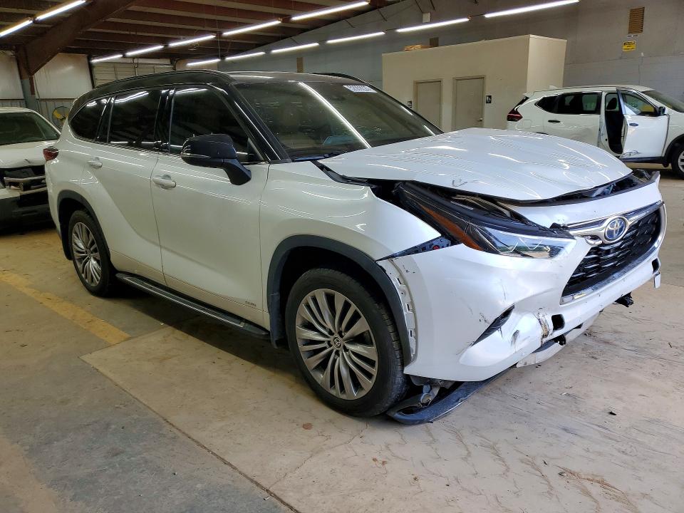 2022 Toyota Highlander მანქანა იყიდება აუქციონზე, vin: 5TDEBRCH5NS074010, აუქციონის ნომერი: 52059226