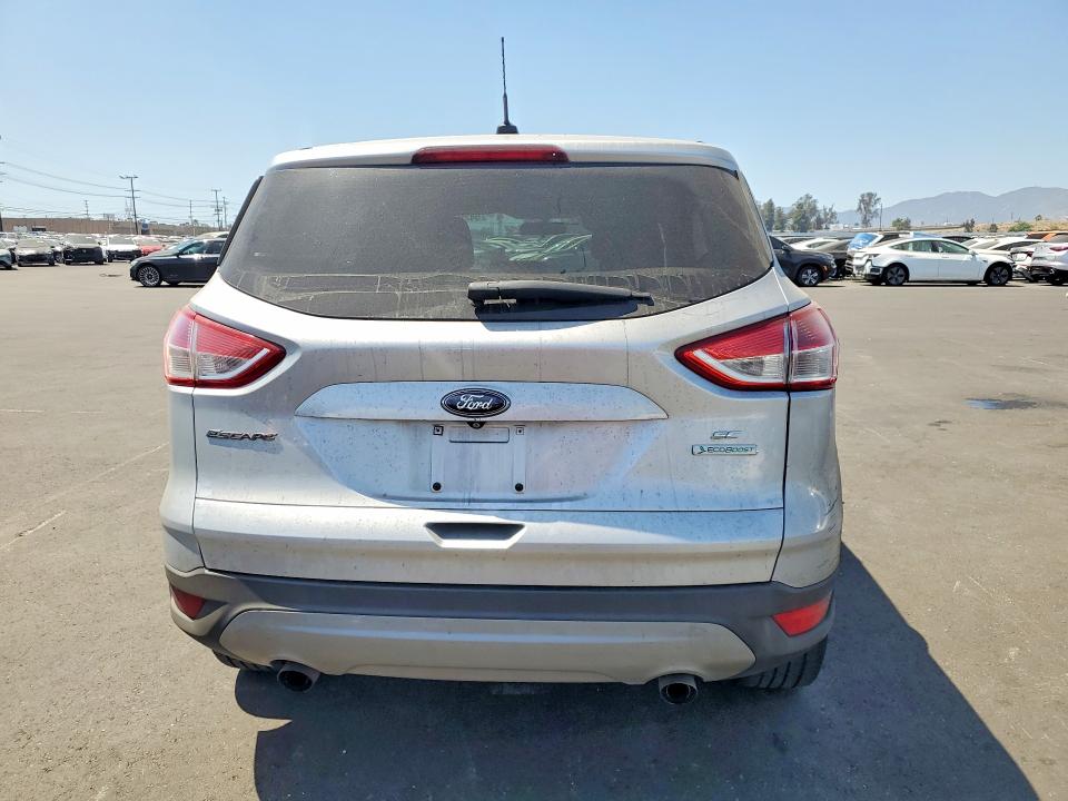2015 Ford Escape მანქანა იყიდება აუქციონზე, vin: 1FMCU0GX5FUB31135, აუქციონის ნომერი: 54207796