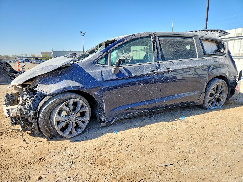 2018 Chrysler Pacifica მანქანა იყიდება აუქციონზე, vin: 2C4RC1FG1JR350589, აუქციონის ნომერი: 46762556