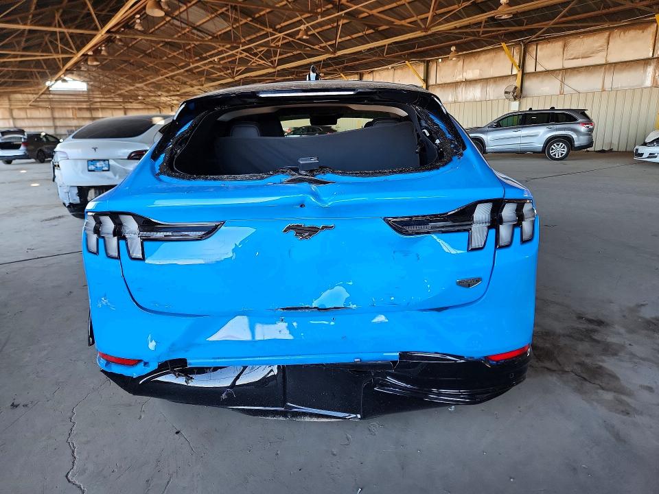 52437136 :رقم المزاد ، 3FMTK2R73NMA43377 vin ، 2022 Ford Mustang Mach-e مزاد بيع