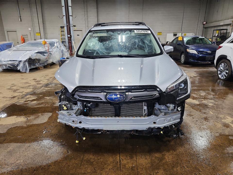 Продажа на аукционе авто 2022 Subaru Forester, vin: JF2SKAPC2NH526813, номер лота: 53547696