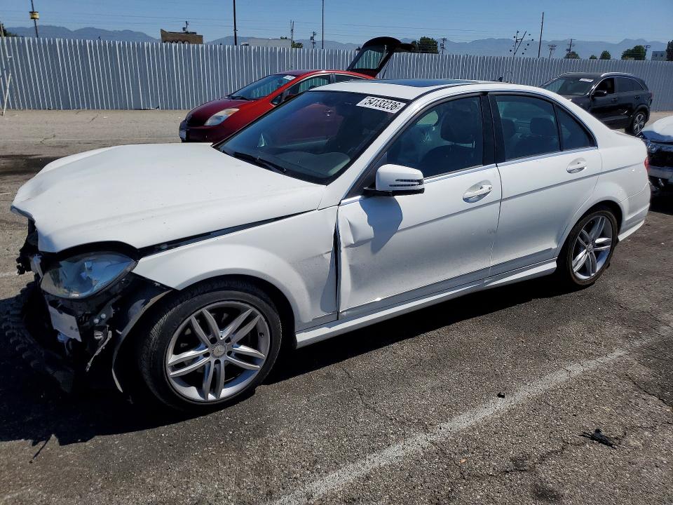 2014 Mercedes-benz C მანქანა იყიდება აუქციონზე, vin: WDDGF4HB7EA953175, აუქციონის ნომერი: 54133236