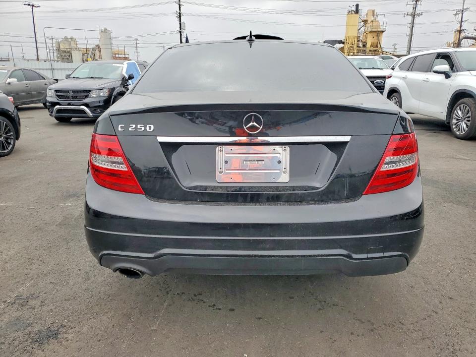 Продаж на аукціоні авто 2013 Mercedes-benz C, vin: WDDGF4HB3DR259325, номер лоту: 52205806