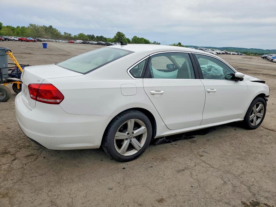 53026136 :رقم المزاد ، 1VWBP7A30DC063591 vin ، 2013 Volkswagen Passat مزاد بيع