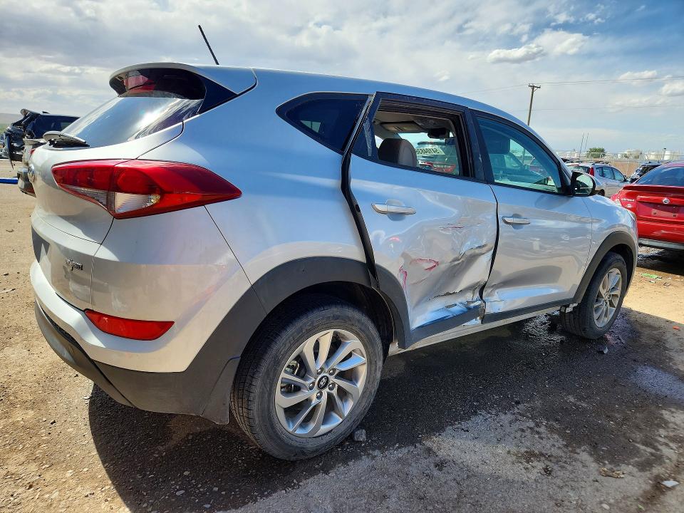 54104836 :رقم المزاد ، KM8J23A40HU407429 vin ، 2017 Hyundai Tucson مزاد بيع