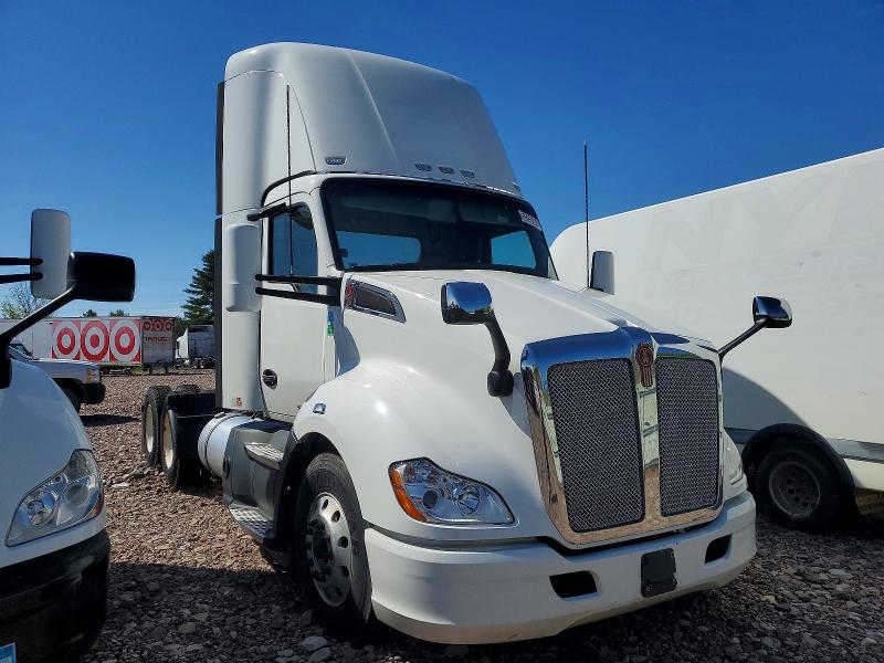 2018 Kenworth T680 მანქანა იყიდება აუქციონზე, vin: 1XKYDP9X5JJ215924, აუქციონის ნომერი: 53259886