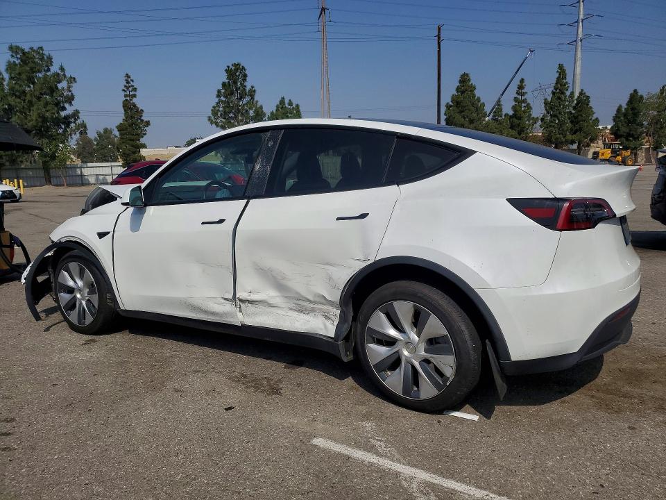 53247526 :رقم المزاد ، 7SAYGDEE4PA121362 vin ، 2023 Tesla Model Y مزاد بيع
