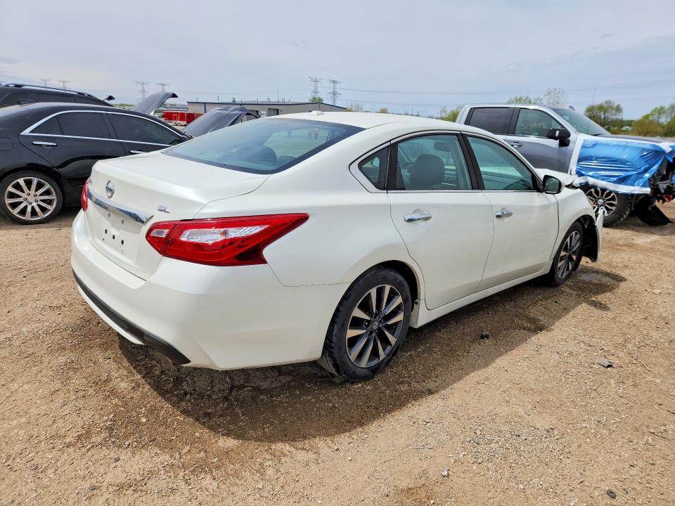 Продажа на аукционе авто 2017 Nissan Altima, vin: 1N4AL3AP4HC229340, номер лота: 52082546