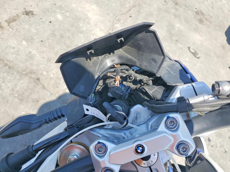 53082686 :رقم المزاد ، WB30G4302PRA42214 vin ، 2023 Bmw G310 مزاد بيع