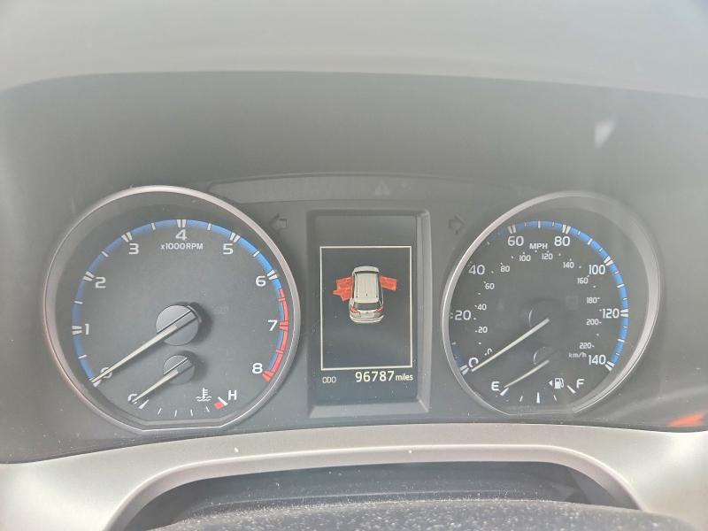 Продажа на аукционе авто 2018 Toyota Rav4, vin: JTMZFREV4JJ751533, номер лота: 54618786