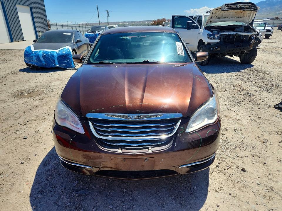 52030726 :رقم المزاد ، 1C3CCBAGXDN723623 vin ، 2013 Chrysler 200 مزاد بيع
