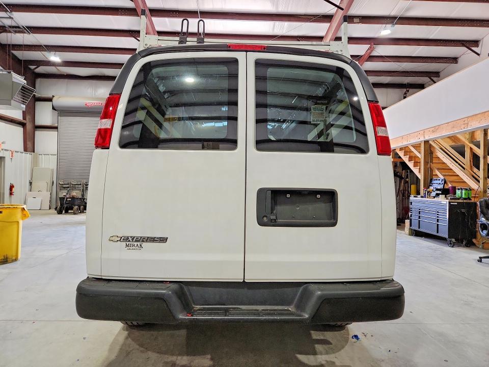 2020 Chevrolet Express G2500 მანქანა იყიდება აუქციონზე, vin: 1GCWGAFP8L1275212, აუქციონის ნომერი: 52385946