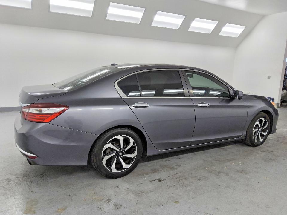 51768806 :رقم المزاد ، 1HGCR2F72HA095249 vin ، 2017 Honda Accord مزاد بيع