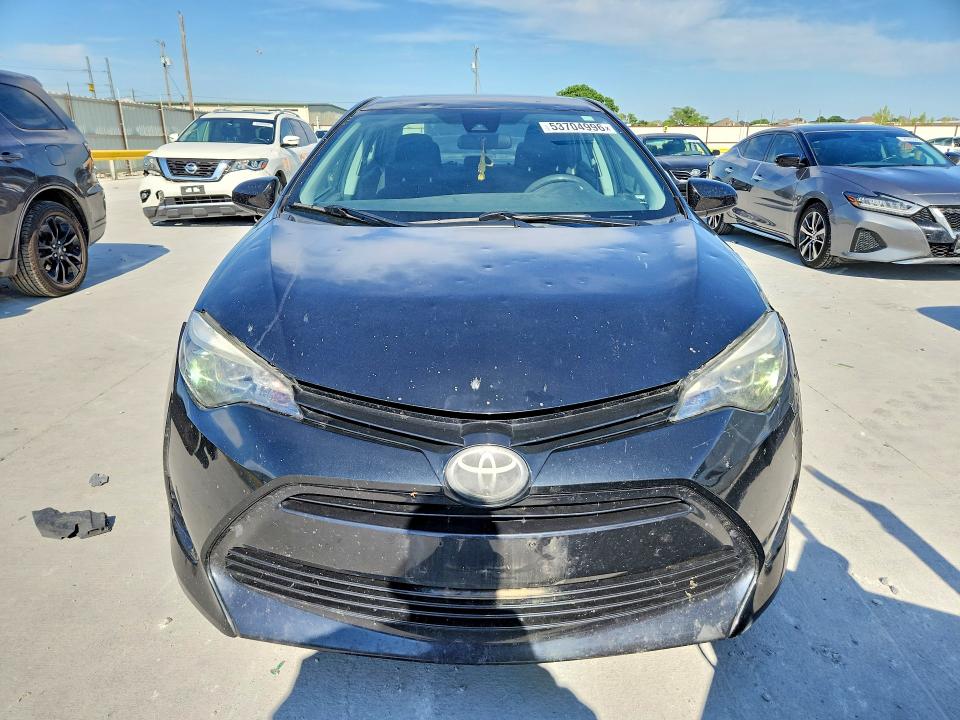 53704996 :رقم المزاد ، 5YFBURHE4JP831655 vin ، 2018 Toyota Corolla مزاد بيع