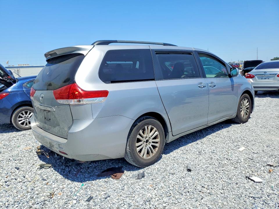 53377926 :رقم المزاد ، 5TDYK3DC3CS201055 vin ، 2012 Toyota Sienna مزاد بيع