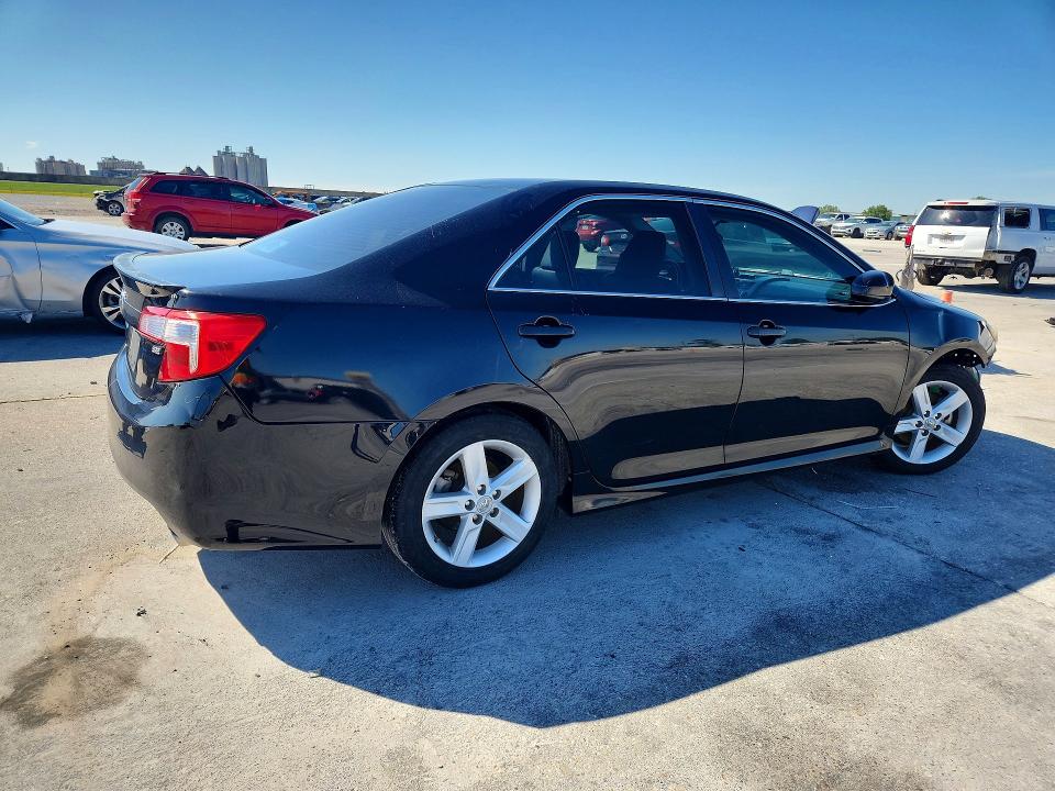 52123926 :رقم المزاد ، 4T1BF1FK1CU179177 vin ، 2012 Toyota Camry مزاد بيع