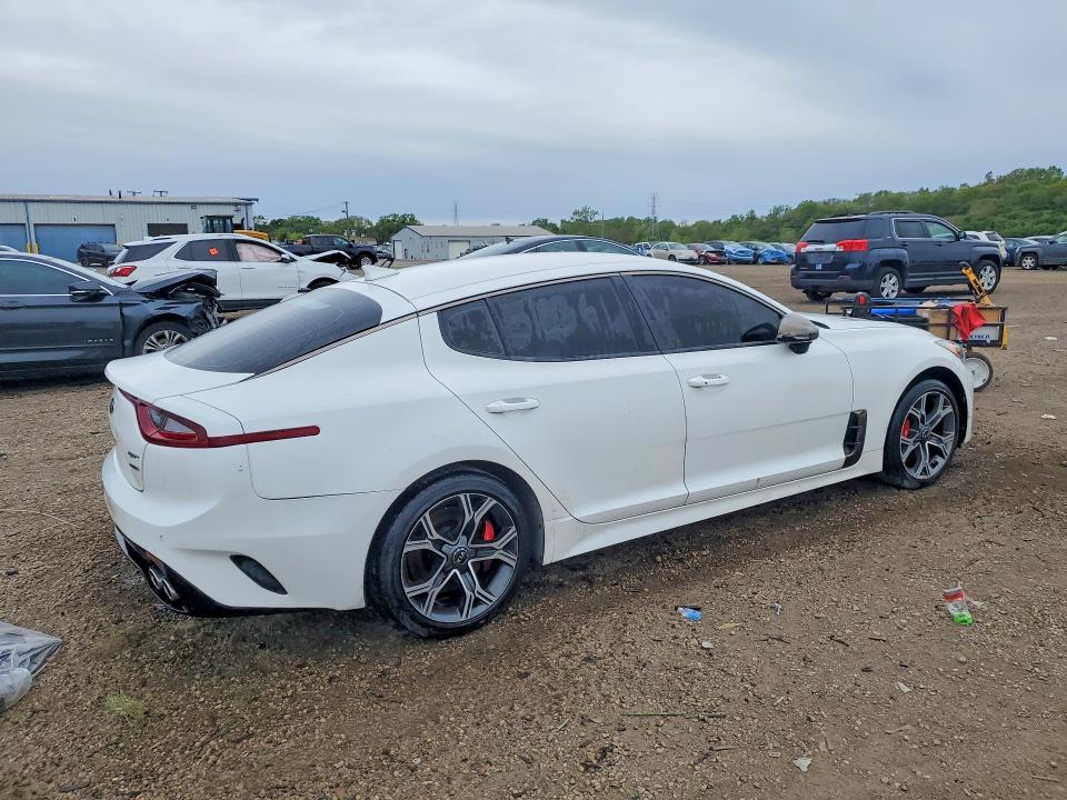 2019 Kia Stinger მანქანა იყიდება აუქციონზე, vin: KNAE35LC8K6045605, აუქციონის ნომერი: 53624666