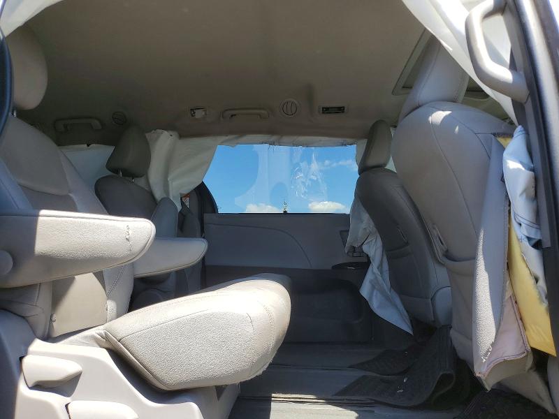 54084426 :رقم المزاد ، 5TDDZ3DC4HS160484 vin ، 2017 Toyota Sienna مزاد بيع