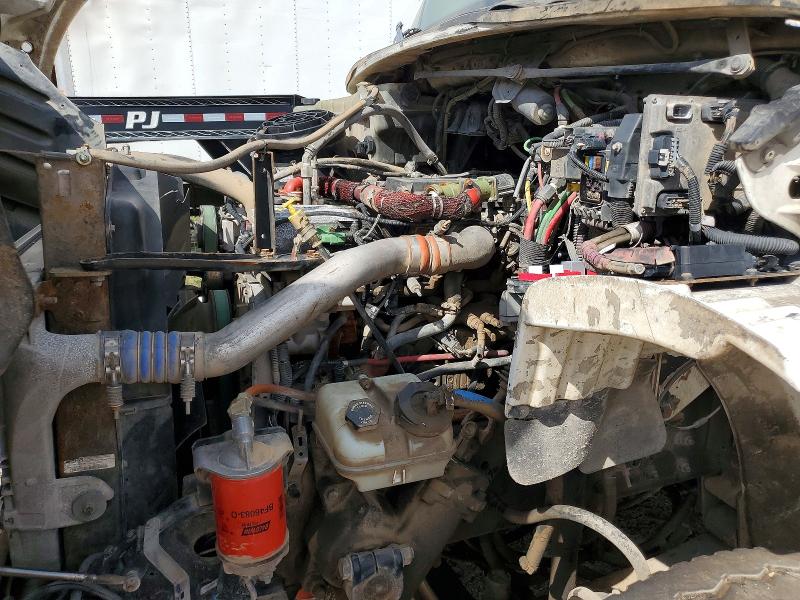 54109216 :رقم المزاد ، 1FVHCYBS2BHAY0355 vin ، 2011 Freightliner M2 مزاد بيع