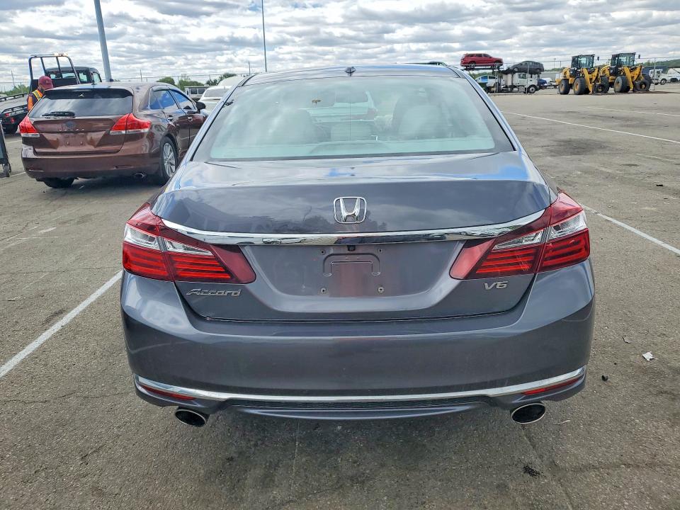 2017 Honda Accord მანქანა იყიდება აუქციონზე, vin: 1HGCR3F81HA029371, აუქციონის ნომერი: 53747366