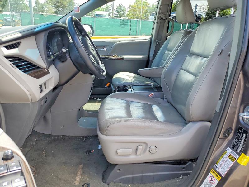 54665996 :رقم المزاد ، 5TDYK3DC5FS663220 vin ، 2015 Toyota Sienna مزاد بيع