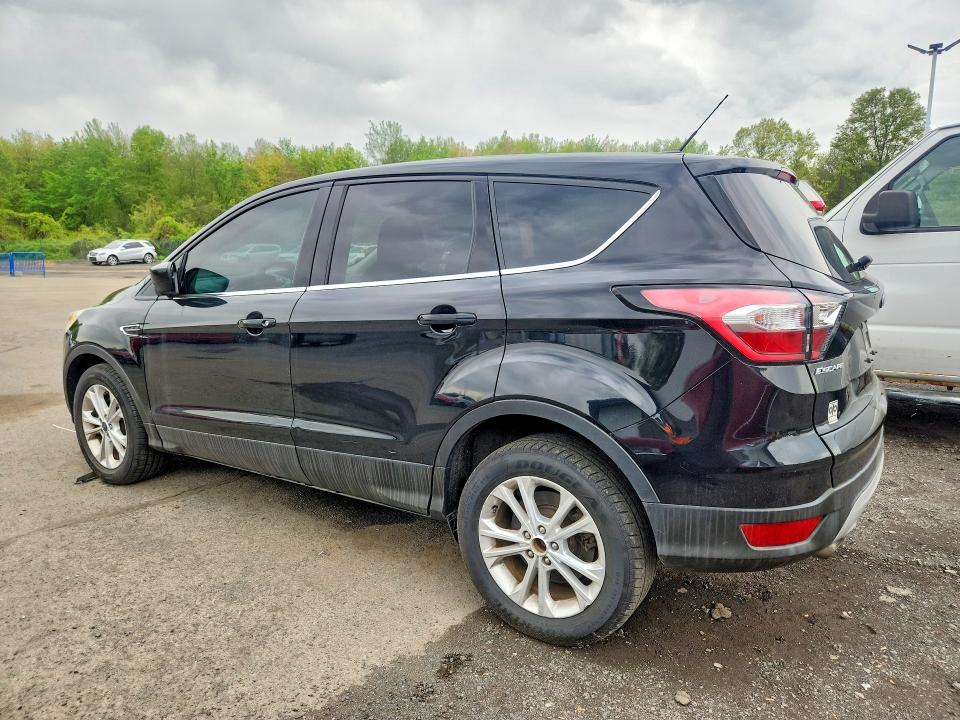 53513586 :رقم المزاد ، 1FMCU9GDXHUC32829 vin ، 2017 Ford Escape مزاد بيع