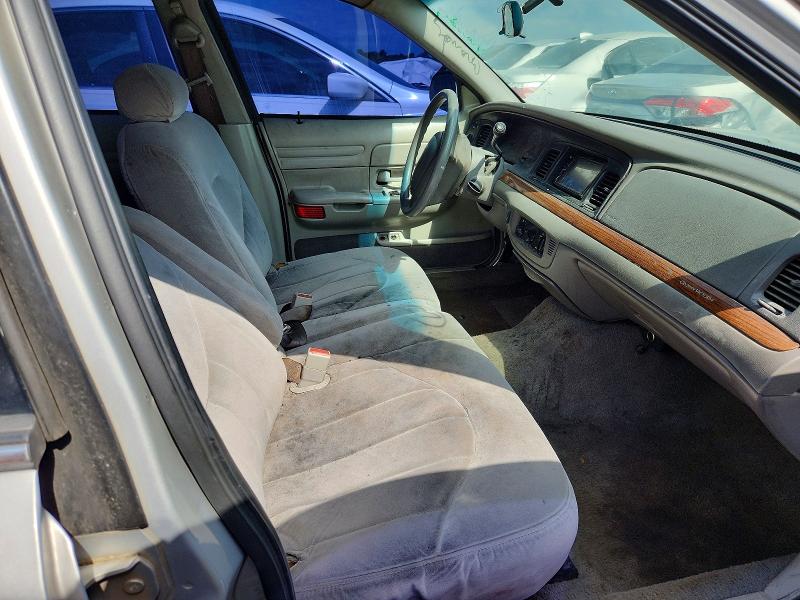 52025366 :رقم المزاد ، 2FAFP73W61X131912 vin ، 2001 Ford Crown Victoria مزاد بيع
