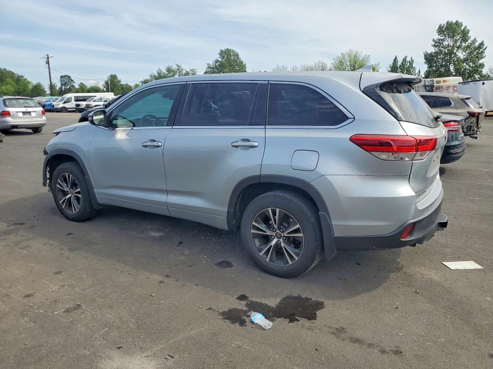 2018 Toyota Highlander მანქანა იყიდება აუქციონზე, vin: 5TDBZRFH3JS865513, აუქციონის ნომერი: 51778696