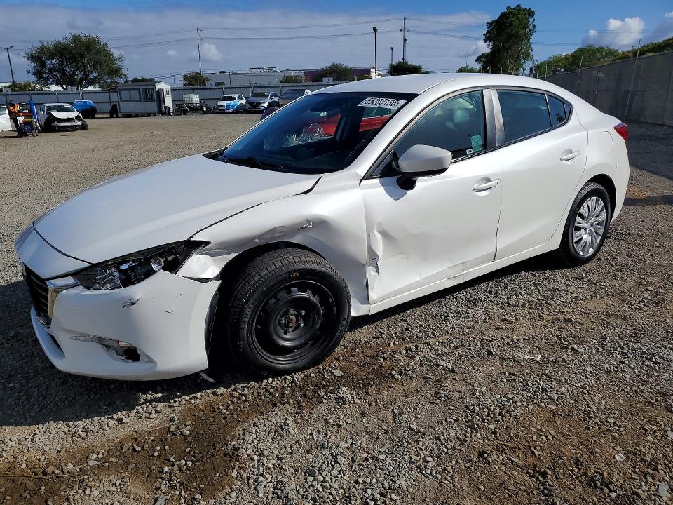 55203136 :رقم المزاد ، 3MZBN1U71JM202915 vin ، 2018 Mazda 3 مزاد بيع